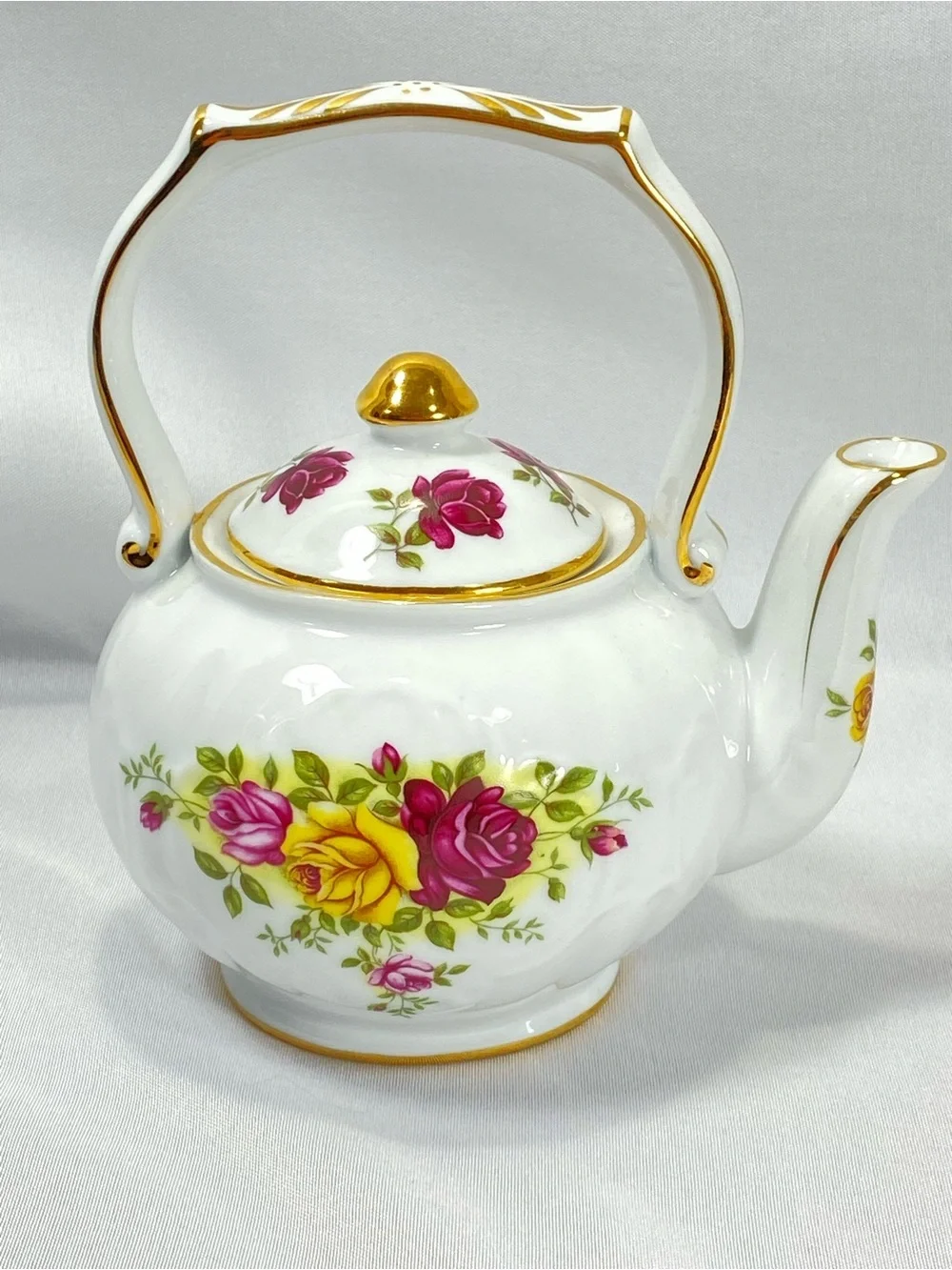 Fielder Keepsakes Porcelain Queen Mary Regency Kittens Teapot